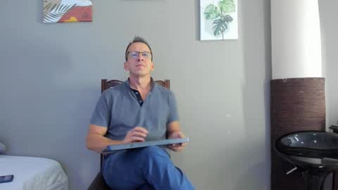 _axelking_ online show from 24, 11, 2025