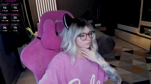 Olivia Subscribe to my Fansly -   online show from 10, 4, 2026