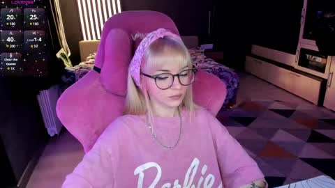 Snapshot of _black_fox__ chatting on 7, 5, 2026 Olivia Subscribe to my Fansly - online show from 7, 5, 2026