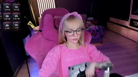 Snapshot of _black_fox__ chatting on 13, 5, 2026 Olivia Subscribe to my Fansly - online show from 13, 5, 2026