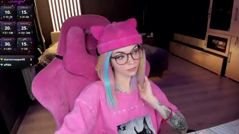 Snapshot of _black_fox__ chatting on 30, 5, 2026 Olivia Subscribe to my Fansly - online show from 30, 5, 2026