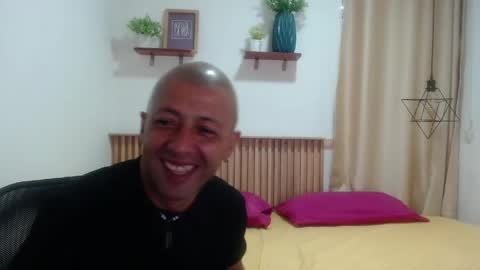 Snapshot of _bonnie__and_clyde chatting on 18, 4, 2026 _bonnie__and_clyde online show from 18, 4, 2026