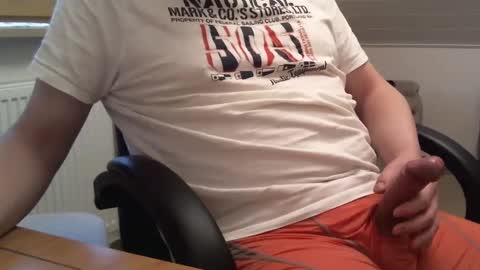 Snapshot of _buwe22_ chatting on 5, 1, 2025 Uwe online show from 5, 1, 2025