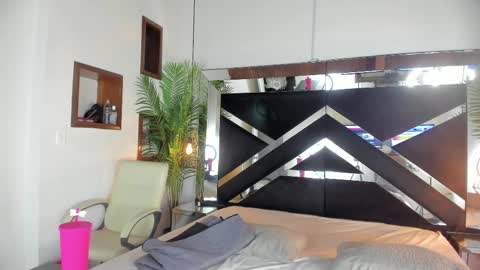 Candy online show from 20, 10, 2025