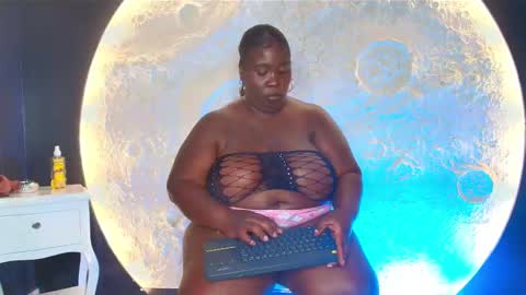 Snapshot of _carolinagomez chatting on 10, 10, 2025 Caro. online show from 10, 10, 2025