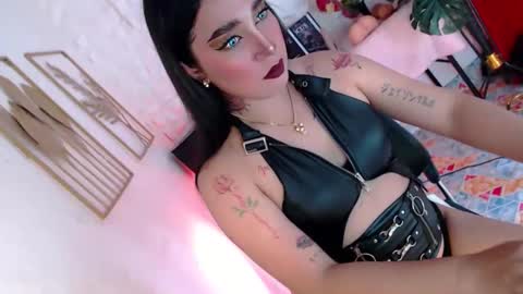 Snapshot of _caroline69 chatting on 19, 12, 2025 Caroline online show from 19, 12, 2025