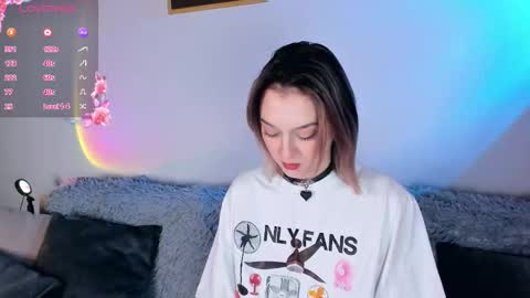 Snapshot of _ccrystaa_ chatting on 9, 10, 2025 Christina Chris online show from 9, 10, 2025