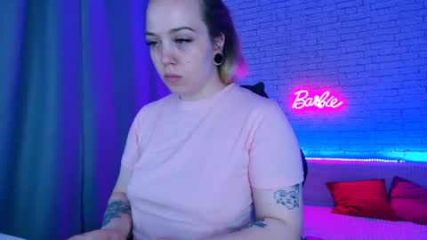 Snapshot of _crazybee_ chatting on 23, 7, 2026 Nica online show from 23, 7, 2026