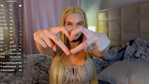 Snapshot of _curlydream_ chatting on 8, 3, 2025 Alice online show from 8, 3, 2025