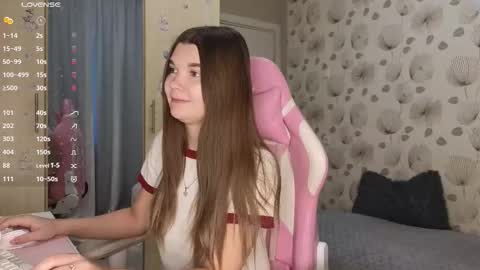 _cute_ice online show from 4, 10, 2025