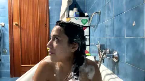 Snapshot of _elena_barra chatting on 13, 1, 2025  elena barra online show from 13, 1, 2025
