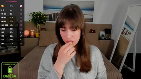 Snapshot of _eliizabeth__ chatting on 9, 3, 2025 Lizzy online show from 9, 3, 2025