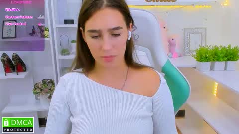 Snapshot of _eliizabeth__ chatting on 8, 9, 2025 Lizzy online show from 8, 9, 2025