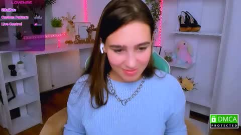 Snapshot of _eliizabeth__ chatting on 17, 11, 2025 Lizzy online show from 17, 11, 2025