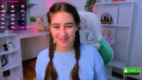 Snapshot of _eliizabeth__ chatting on 21, 11, 2025 Lizzy online show from 21, 11, 2025