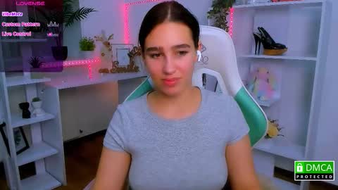 Snapshot of _eliizabeth__ chatting on 25, 11, 2025 Lizzy online show from 25, 11, 2025