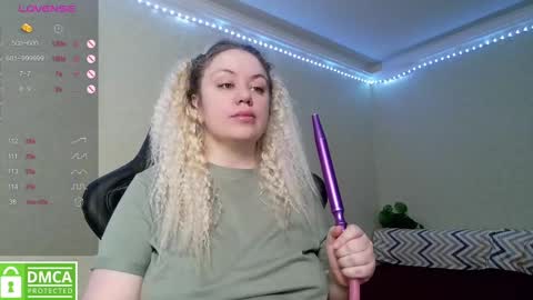 Snapshot of _elven_dreams__ chatting on 11, 2, 2025 chloue and Gretta online show from 11, 2, 2025