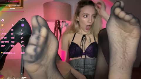 Snapshot of _emily__sweety_ chatting on 9, 11, 2025 Emily online show from 9, 11, 2025