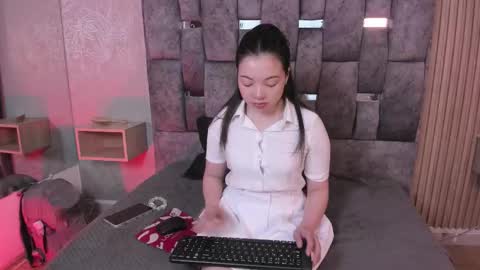 _emma_xoxo online show from 3, 12, 2025