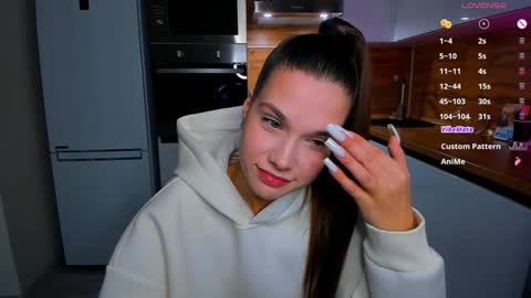 Snapshot of _eva_lee chatting on 13, 12, 2024 Alice online show from 13, 12, 2024