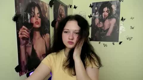 Snapshot of _foxy_lady chatting on 15, 9, 2025 Alice online show from 15, 9, 2025