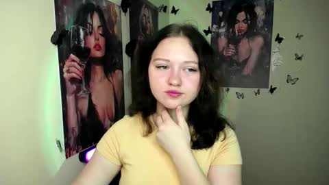 Snapshot of _foxy_lady chatting on 29, 9, 2025 Alice online show from 29, 9, 2025