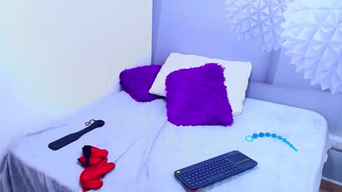 _gold_strawberry_ online show from 16, 5, 2026