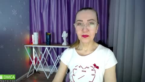 _greybunny_ online show from 10, 2, 2025