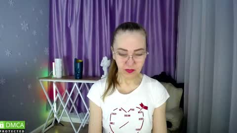 _greybunny_ online show from 11, 2, 2025