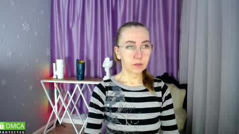 _greybunny_ online show from 22, 2, 2025