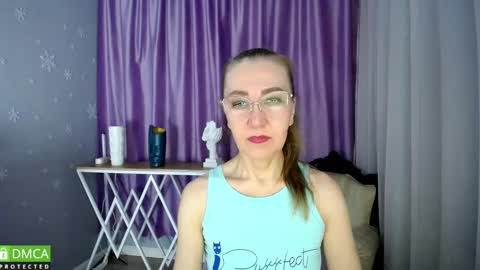 _greybunny_ online show from 26, 2, 2025