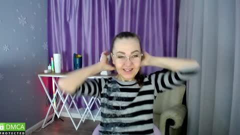 _greybunny_ online show from 7, 3, 2025