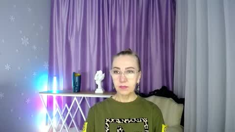 _greybunny_ online show from 9, 9, 2025