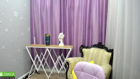 _greybunny_ online show from 20, 9, 2025