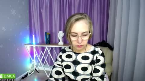 _greybunny_ online show from 12, 10, 2025