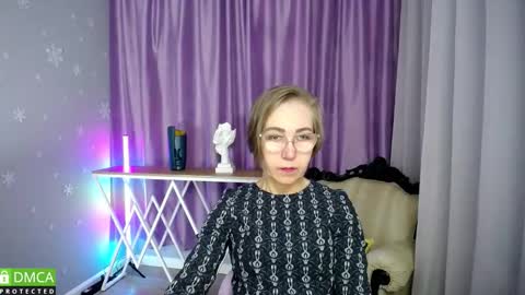 _greybunny_ online show from 14, 10, 2025