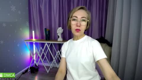 _greybunny_ online show from 17, 10, 2025
