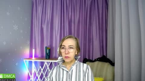 _greybunny_ online show from 18, 10, 2025