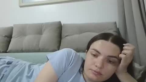 Snapshot of _hidden_frommymoom_ chatting on 18, 4, 2026 Criss4u online show from 18, 4, 2026