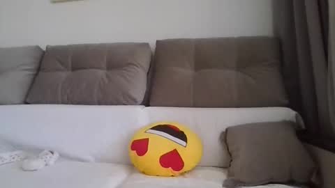 Snapshot of _hidden_frommymoom_ chatting on 27, 4, 2026 Criss4u online show from 27, 4, 2026