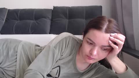 Snapshot of _hidden_frommymoom_ chatting on 6, 5, 2026 Criss4u online show from 6, 5, 2026