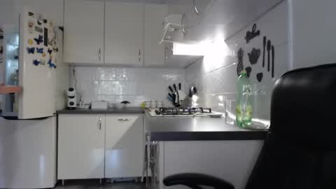 Snapshot of _hidden_frommymoom_ chatting on 9, 7, 2026 Criss4u online show from 9, 7, 2026