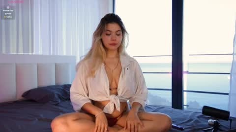 Snapshot of _iowaa_ chatting on 4, 12, 2025 Maria online show from 4, 12, 2025