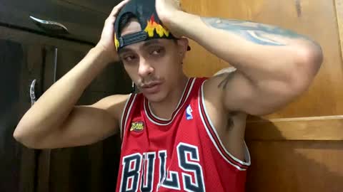 Snapshot of _jahtuzi_ chatting on 1, 1, 2025 JACKTUZZI instagram online show from 1, 1, 2025