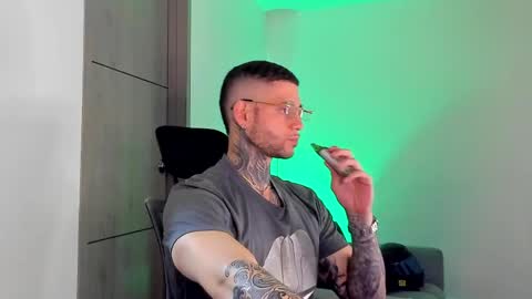 Snapshot of _jamesleandros chatting on 3, 5, 2026 jeison online show from 3, 5, 2026
