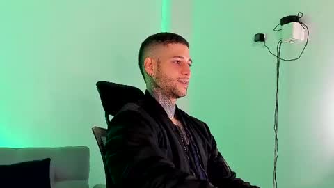 Snapshot of _jamesleandros chatting on 7, 7, 2026 jeison online show from 7, 7, 2026