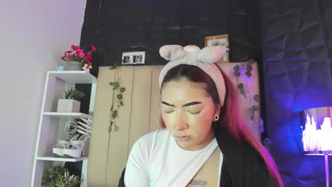 Mia online show from 4, 2, 2026