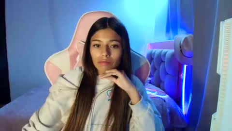 khloe sweet online show from 17, 4, 2026