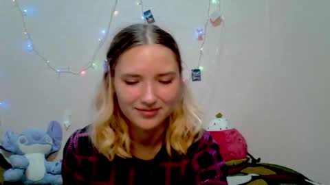 _kikiclark_ online show from 3, 10, 2025