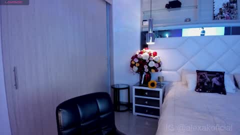 Snapshot of _kinkyalexa_ chatting on 4, 10, 2025 A L E X A online show from 4, 10, 2025